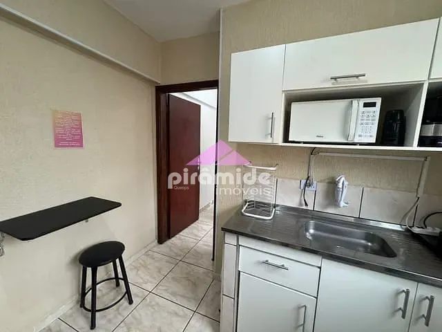 Apartamento 1 quarto e 1 banheiro, à venda, no bairro Centro em Caraguatatuba