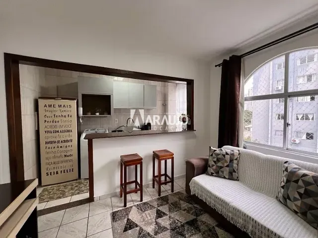 Apartamento 1 quarto e 1 banheiro, para alugar, no bairro Centro em Itajaí