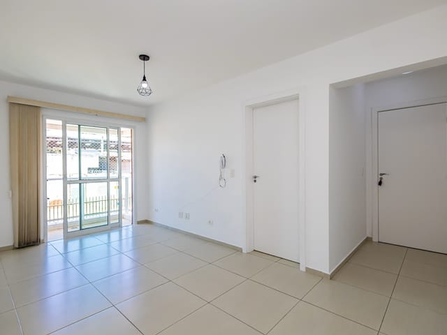 Apartamento 2 quartos e 1 banheiro, à venda, no bairro Uberaba em Curitiba