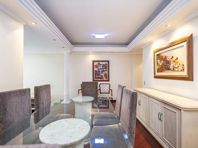 Apartamento à venda, no bairro Agua Verde em Curitiba