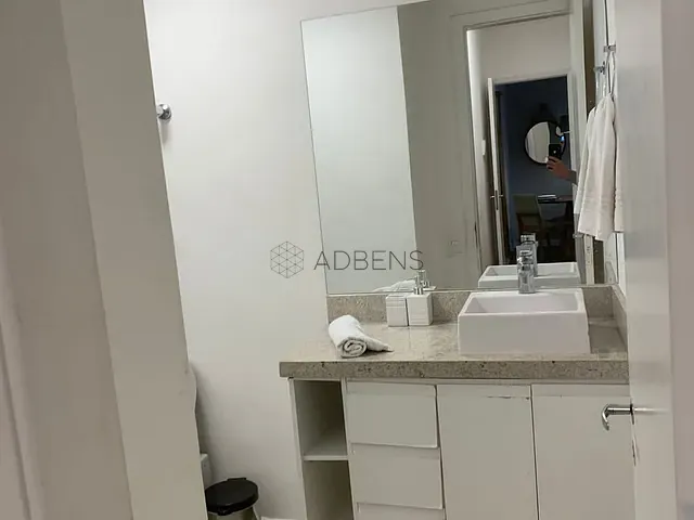 Apartamento 3 quartos e 2 banheiros, para alugar, no bairro Vila Olímpia em São Paulo