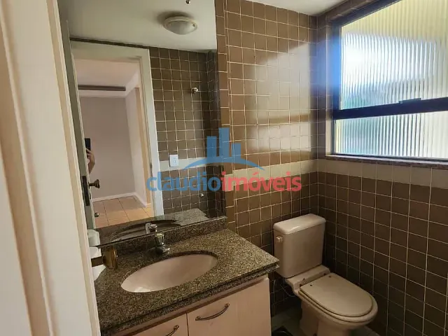Apartamento 3 quartos e 4 banheiros, para alugar, no bairro Centro em Barra Mansa