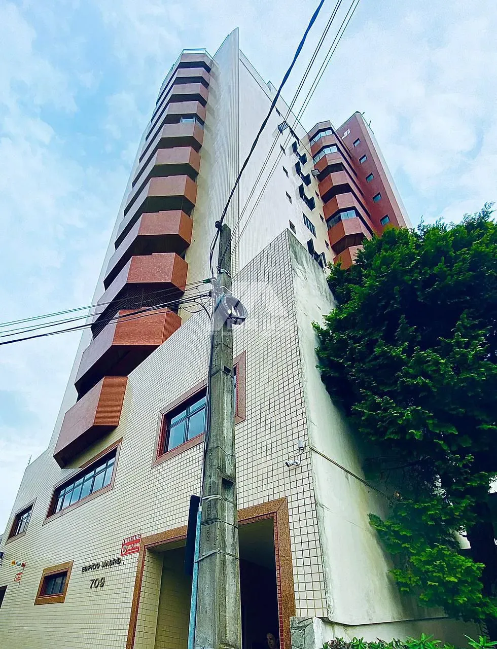 Apartamento á Venda, Centro - Ponta Grossa — Centro