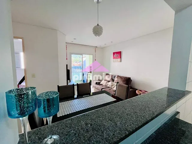 Apartamento 2 quartos e 1 banheiro, à venda, no bairro Martim de Sá em Caraguatatuba