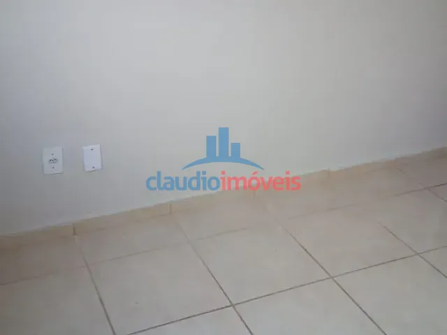 Apartamento 2 quartos e 1 banheiro, à venda, no bairro Três Poços em Volta Redonda
