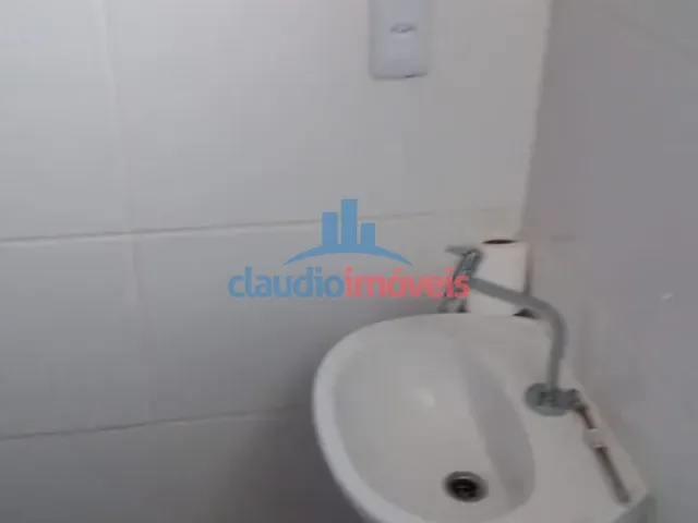 Apartamento 2 quartos e 1 banheiro, à venda, no bairro Três Poços em Volta Redonda