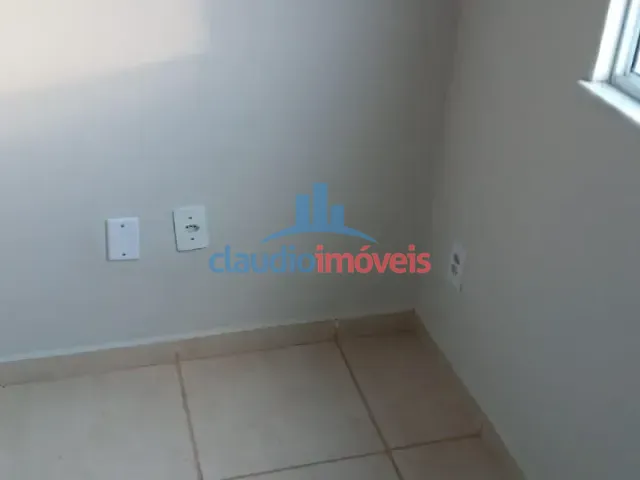 Apartamento 2 quartos e 1 banheiro, à venda, no bairro Três Poços em Volta Redonda