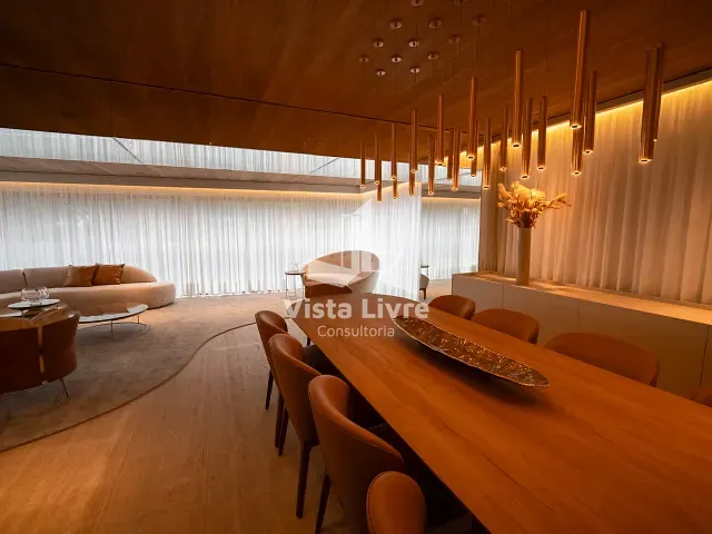 Apartamento com 246m² 4 quartos e 3 banheiros, à venda, no bairro Itaim Bibi em São Paulo