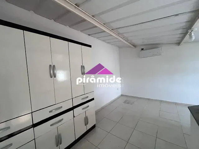 Apartamento 1 quarto e 1 banheiro, à venda, no bairro Centro em Caraguatatuba