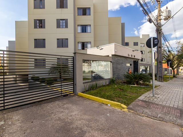 Apartamento 3 quartos e 2 banheiros, à venda, no bairro Pinheirinho em Curitiba