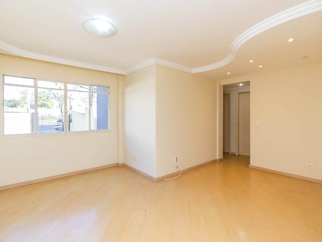 Apartamento 3 quartos e 2 banheiros, à venda, no bairro Pinheirinho em Curitiba