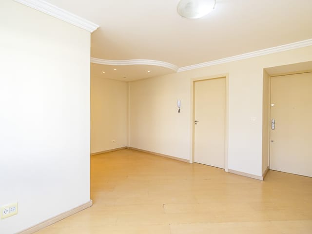 Apartamento 3 quartos e 2 banheiros, à venda, no bairro Pinheirinho em Curitiba