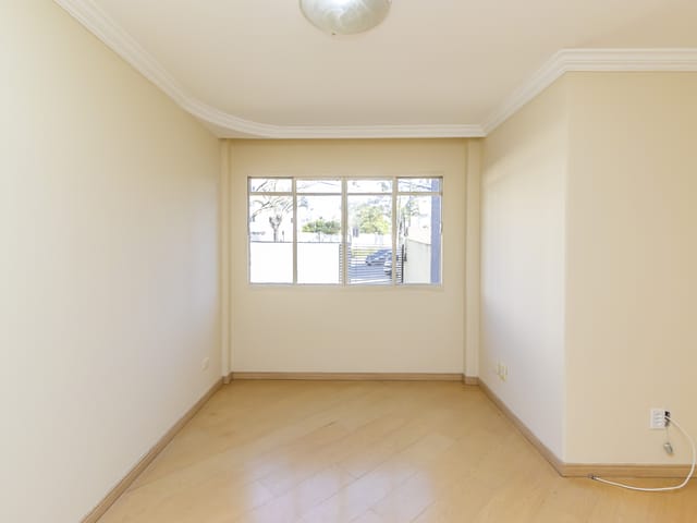 Apartamento 3 quartos e 2 banheiros, à venda, no bairro Pinheirinho em Curitiba