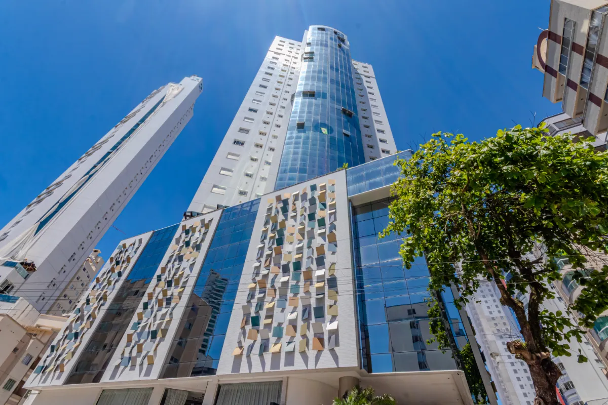 Apartamento para venda em Centro com 3 quartos, sendo 3 suítes, 130m²