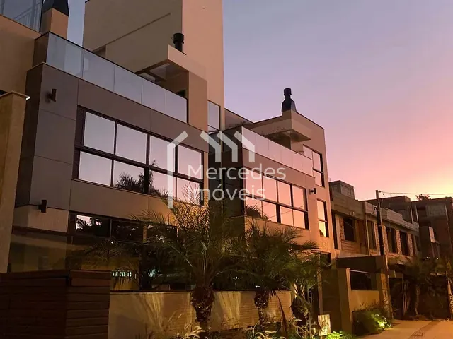 Apartamento com 95m² 2 quartos e 3 banheiros, à venda, no bairro Praia dos Amores em Balneário Camboriú