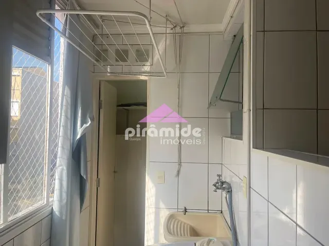 Apartamento 2 quartos e 1 banheiro, para alugar, no bairro Jardim São Dimas em São José dos Campos