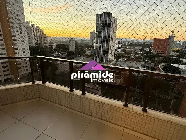 Apartamento 4 quartos e 3 banheiros, à venda, no bairro Centro em São José dos Campos