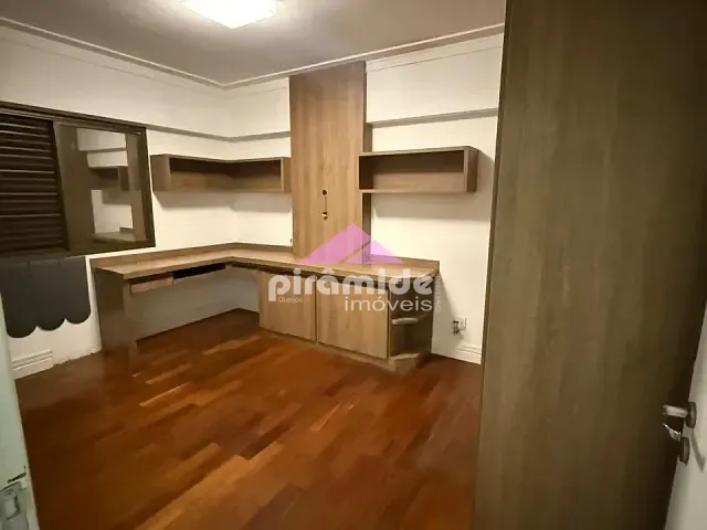 Apartamento 4 quartos e 3 banheiros, à venda, no bairro Centro em São José dos Campos