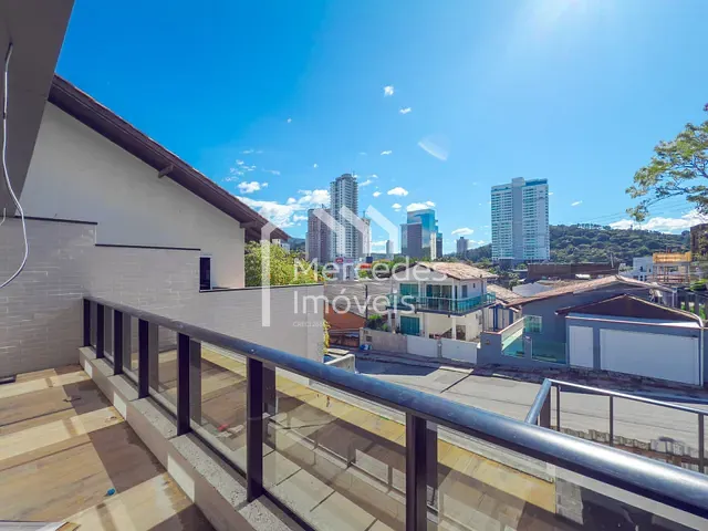 Apartamento com 100m² 2 quartos e 3 banheiros, à venda, no bairro Praia dos Amores em Balneário Camboriú