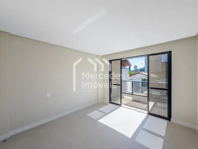 Apartamento com 100m² 2 quartos e 3 banheiros, à venda, no bairro Praia dos Amores em Balneário Camboriú