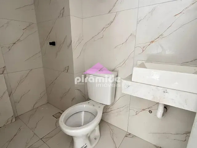 Apartamento 2 quartos e 2 banheiros, à venda, no bairro Sumaré em Caraguatatuba