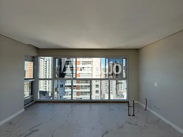 Apartamento 3 quartos e 3 banheiros, à venda, no bairro Centro em Itajaí