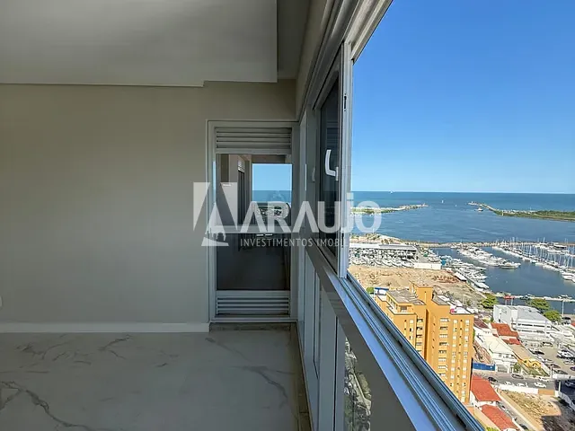 Apartamento 3 quartos e 3 banheiros, à venda, no bairro Centro em Itajaí