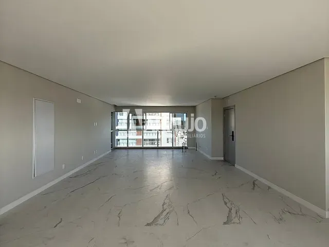Apartamento 3 quartos e 3 banheiros, à venda, no bairro Centro em Itajaí