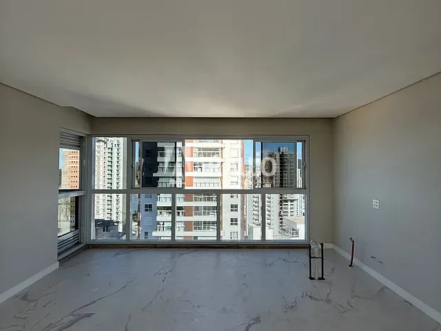 Apartamento 3 quartos e 3 banheiros, à venda, no bairro Centro em Itajaí