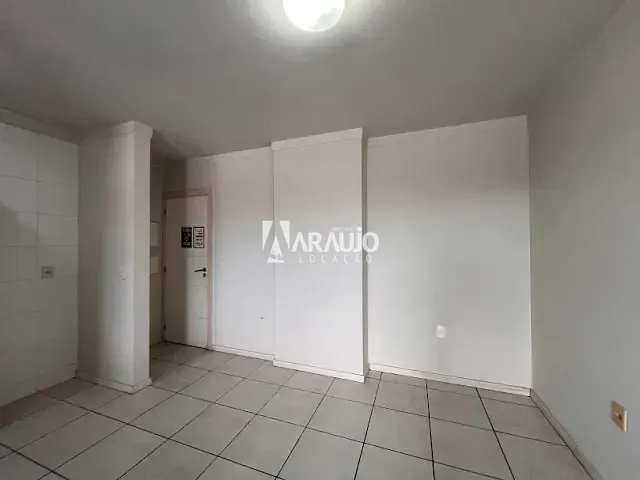 Apartamento 2 quartos e 1 banheiro, para alugar, no bairro São João em Itajaí