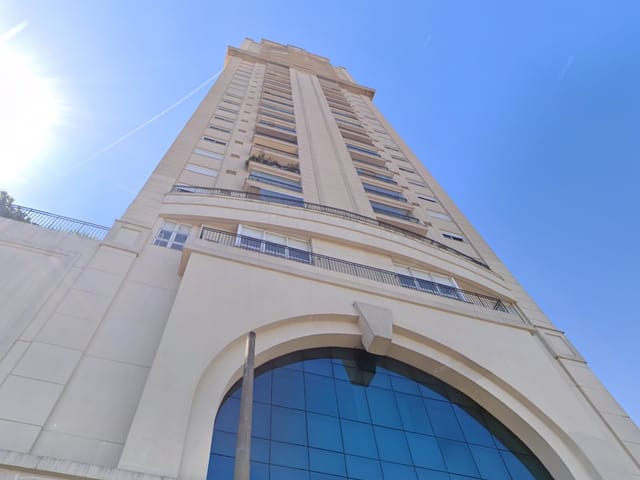 Apartamento 2 quartos e 2 banheiros, à venda, no bairro Centro em Curitiba