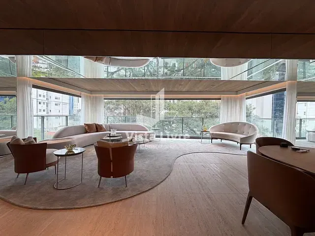 Apartamento com 246m² 4 quartos e 3 banheiros, à venda, no bairro Itaim Bibi em São Paulo
