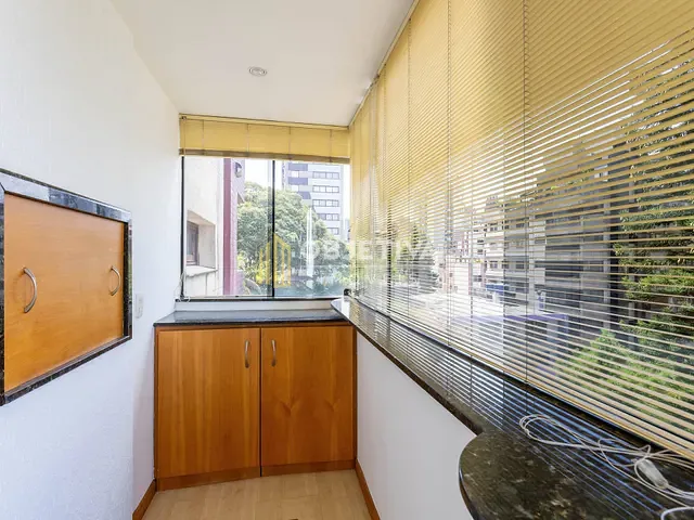 Apartamento com 108m² 2 quartos e 1 banheiro, à venda, no bairro Auxiliadora em Porto Alegre
