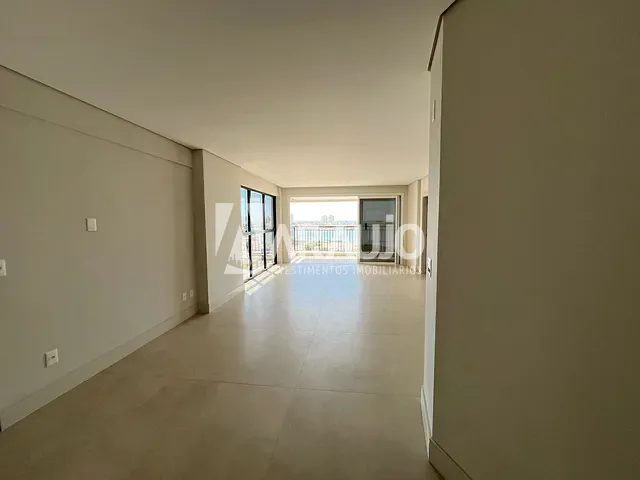 Apartamento com 214m² 44 quartos e 4 banheiros, à venda, no bairro Centro em Itajaí