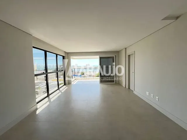 Apartamento com 214m² 44 quartos e 4 banheiros, à venda, no bairro Centro em Itajaí