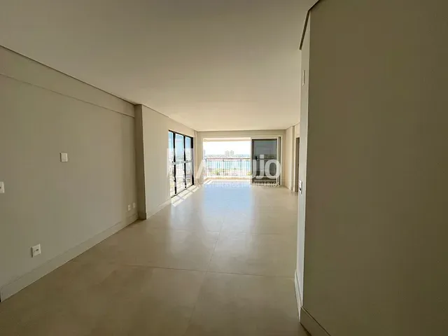 Apartamento com 214m² 44 quartos e 4 banheiros, à venda, no bairro Centro em Itajaí