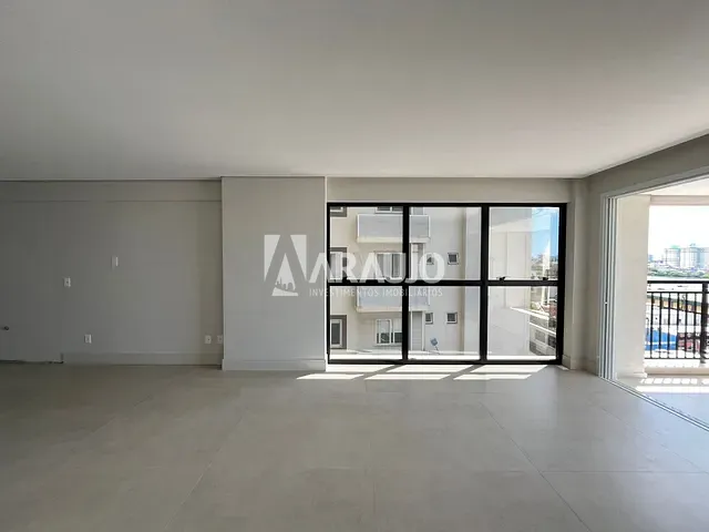 Apartamento com 214m² 44 quartos e 4 banheiros, à venda, no bairro Centro em Itajaí