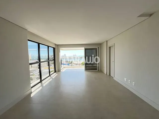 Apartamento com 214m² 44 quartos e 4 banheiros, à venda, no bairro Centro em Itajaí