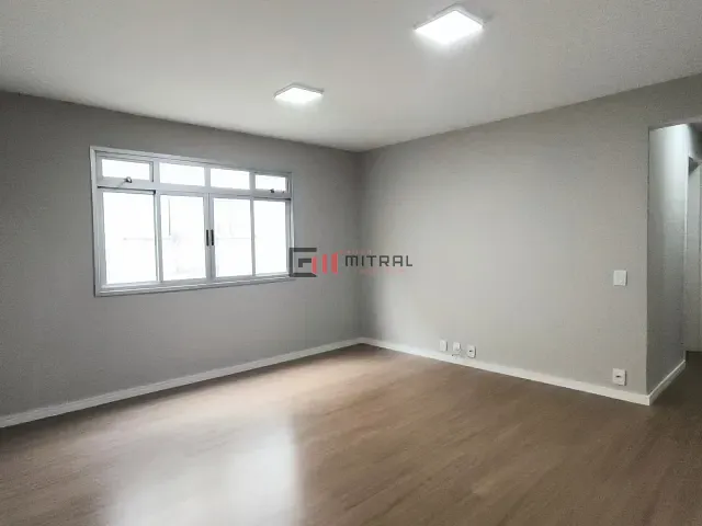 Apartamento com 82m² 3 quartos e 1 banheiro, à venda, no bairro Vale dos Tucanos em Londrina