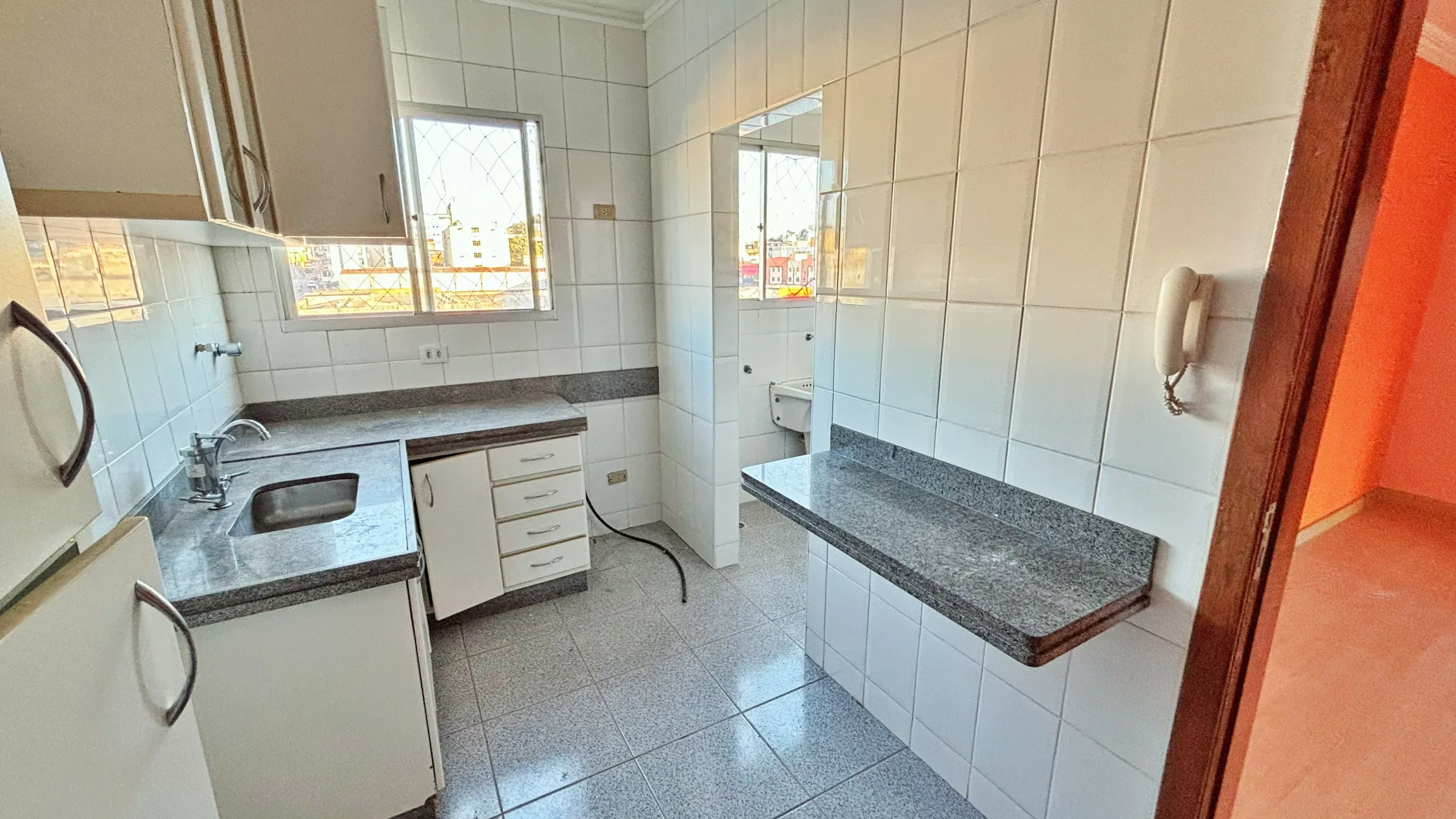 Apartamento para alugar com 3 quartos, suíte e 2 vagas no Bairro Caiçara, Belo Horizonte/MG