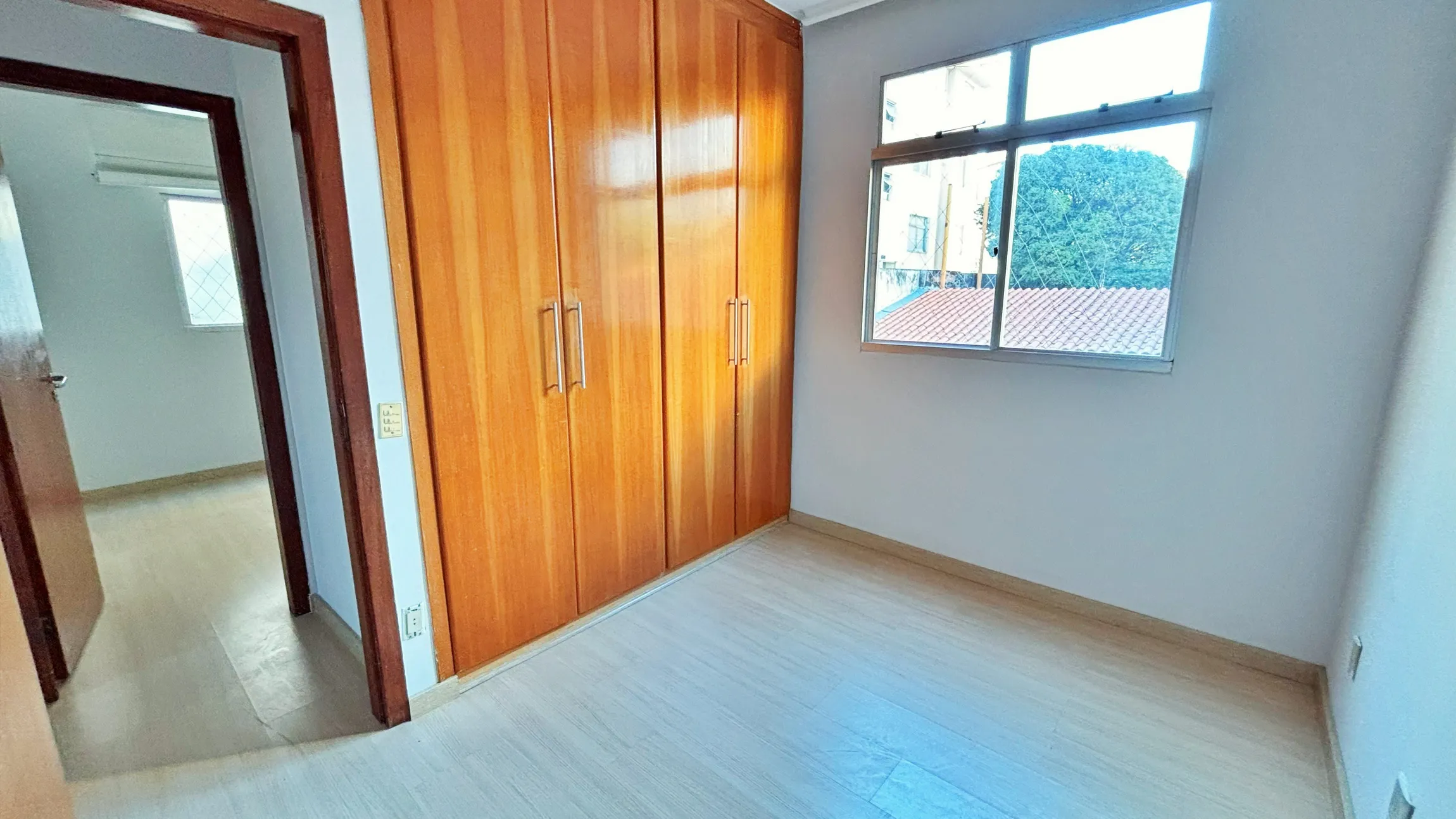 Apartamento para alugar com 3 quartos, suíte e 2 vagas no Bairro Caiçara, Belo Horizonte/MG