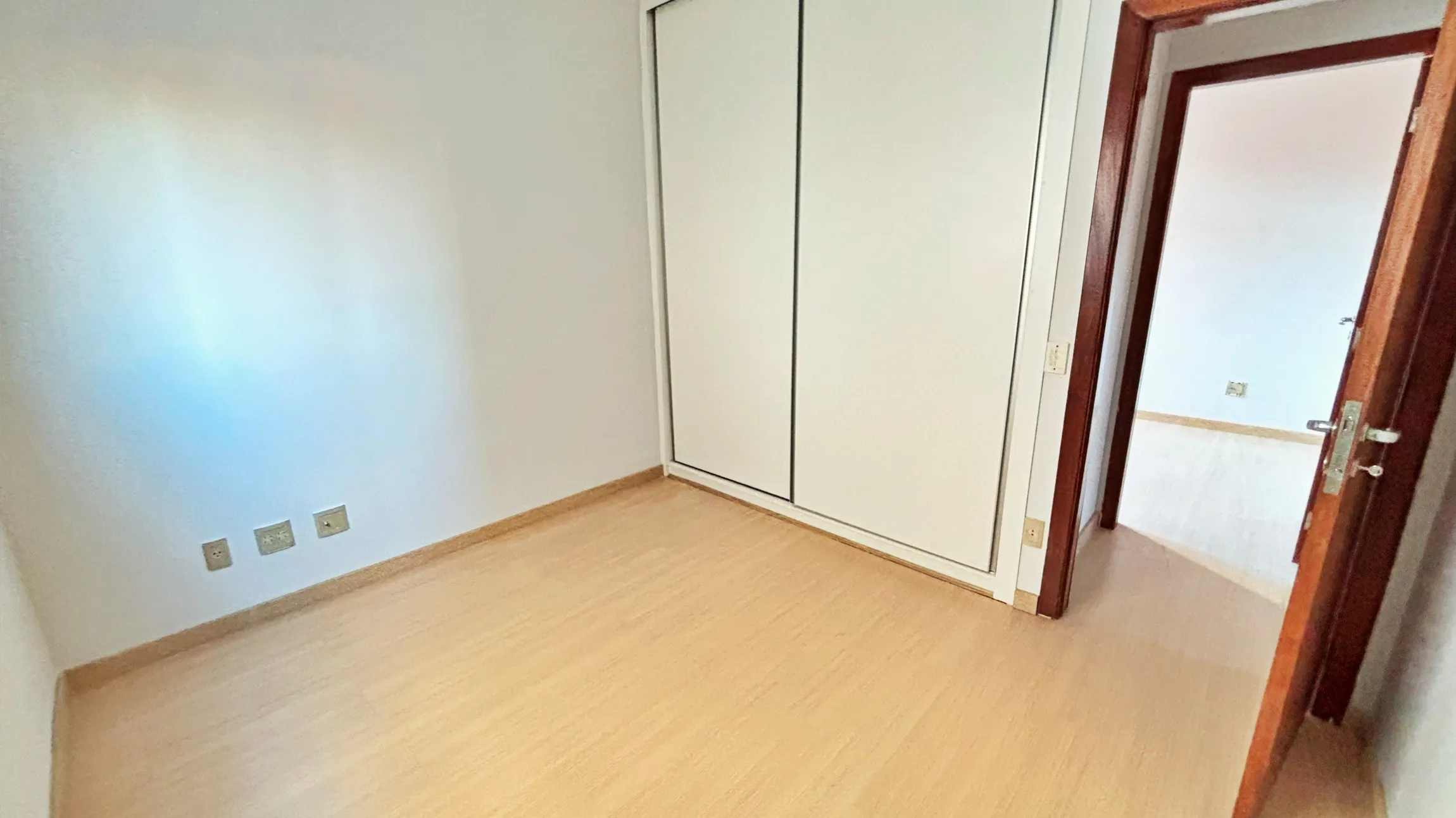 Apartamento para alugar com 3 quartos, suíte e 2 vagas no Bairro Caiçara, Belo Horizonte/MG