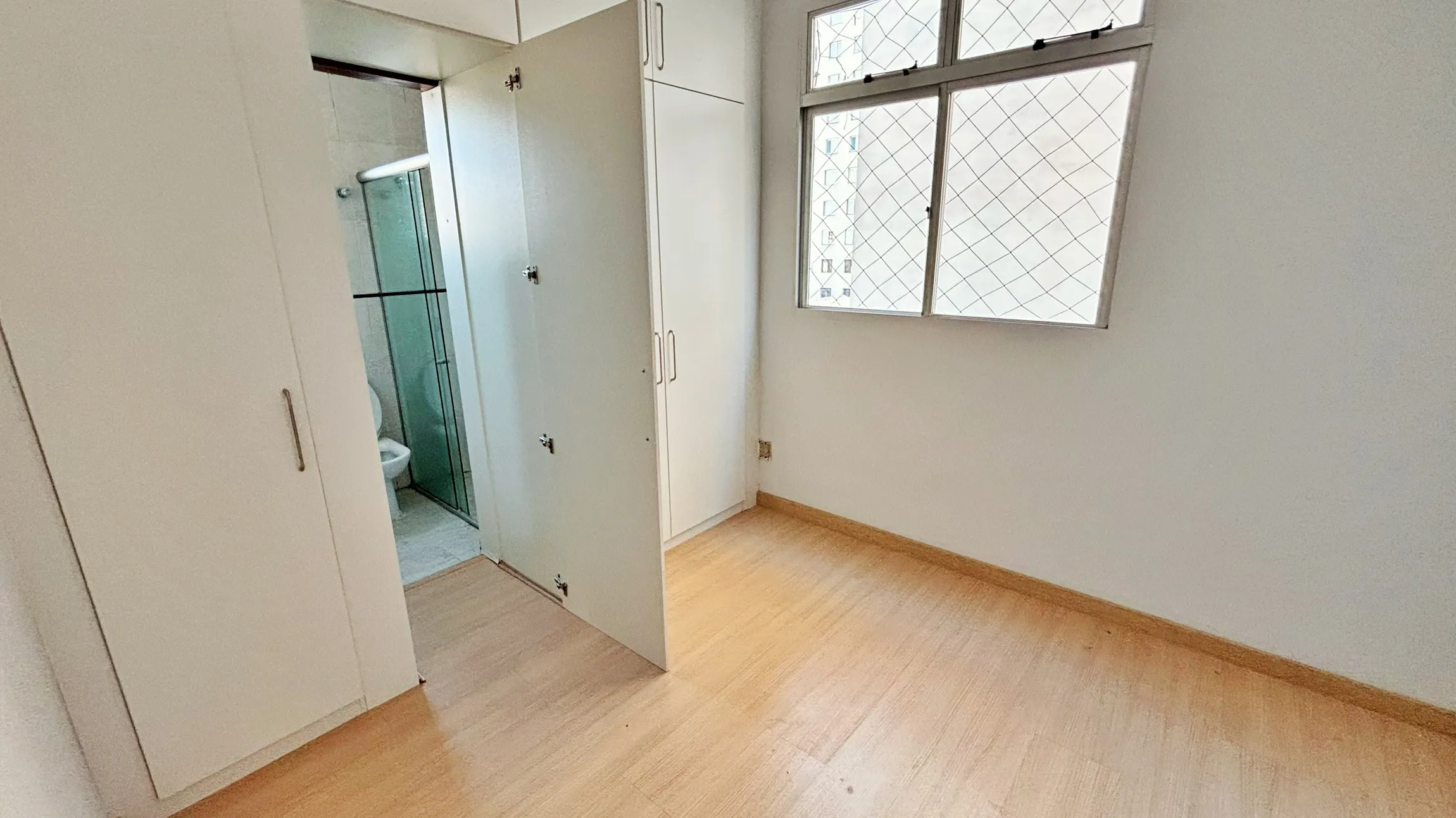 Apartamento para alugar com 3 quartos, suíte e 2 vagas no Bairro Caiçara, Belo Horizonte/MG