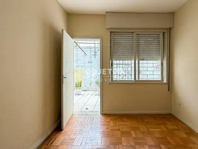 Apartamento com 86m² 2 quartos e 1 banheiro, à venda, no bairro Independência em Porto Alegre