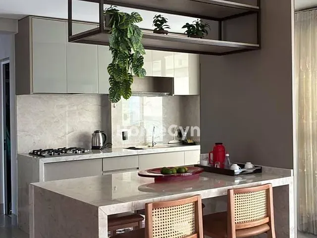 Apartamento com 160m² 3 quartos e 4 banheiros, para alugar, no bairro Jardim Goiás em Goiânia