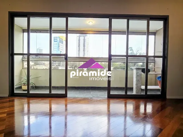 Apartamento 4 quartos e 1 banheiro, à venda ou para alugar, no bairro Centro em São José dos Campos