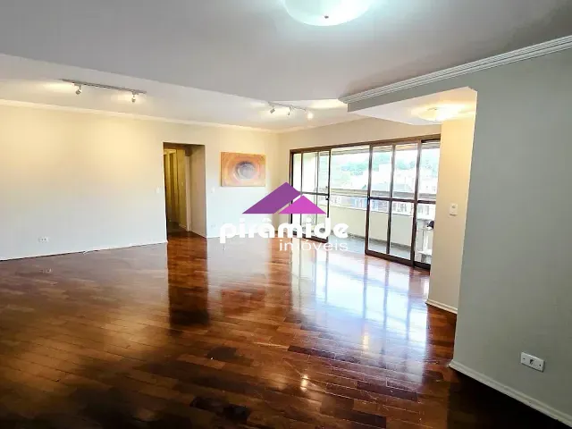 Apartamento 4 quartos e 1 banheiro, à venda ou para alugar, no bairro Centro em São José dos Campos