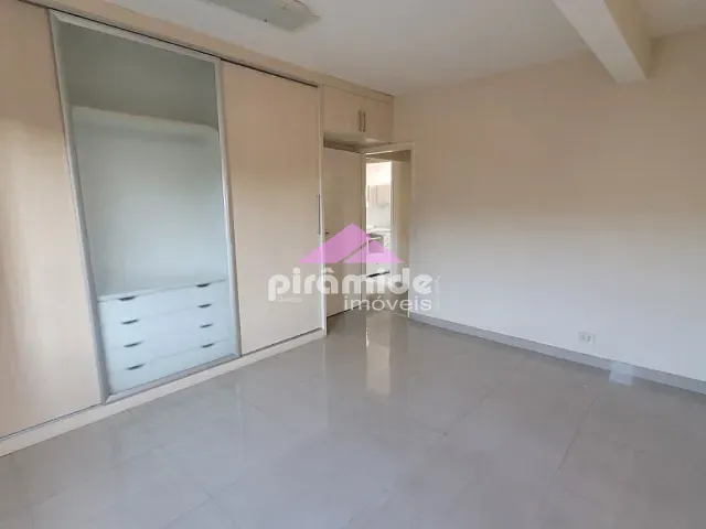 Apartamento 3 quartos e 2 banheiros, para alugar, no bairro Centro em São José dos Campos