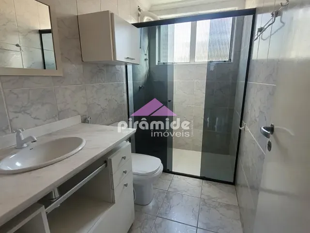 Apartamento 3 quartos e 2 banheiros, para alugar, no bairro Centro em São José dos Campos
