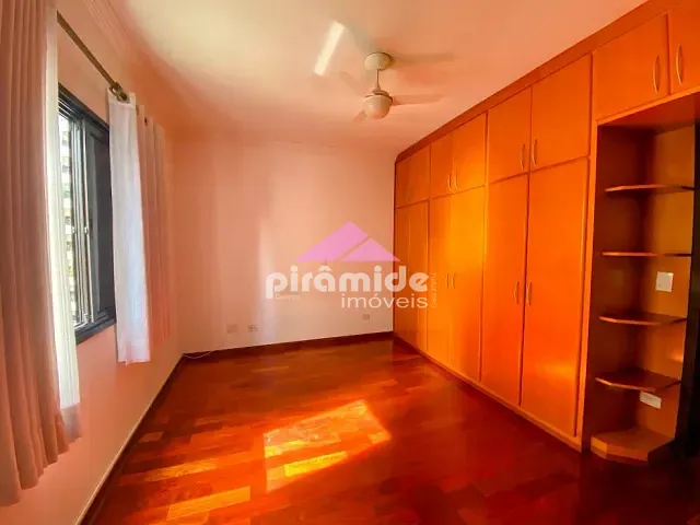 Apartamento 4 quartos e 2 banheiros, à venda, no bairro Jardim Aquárius em São José dos Campos